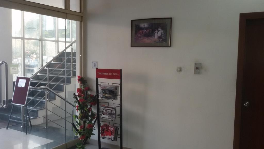 Hotel Sunrise Inn Lucknow Eksteriør billede