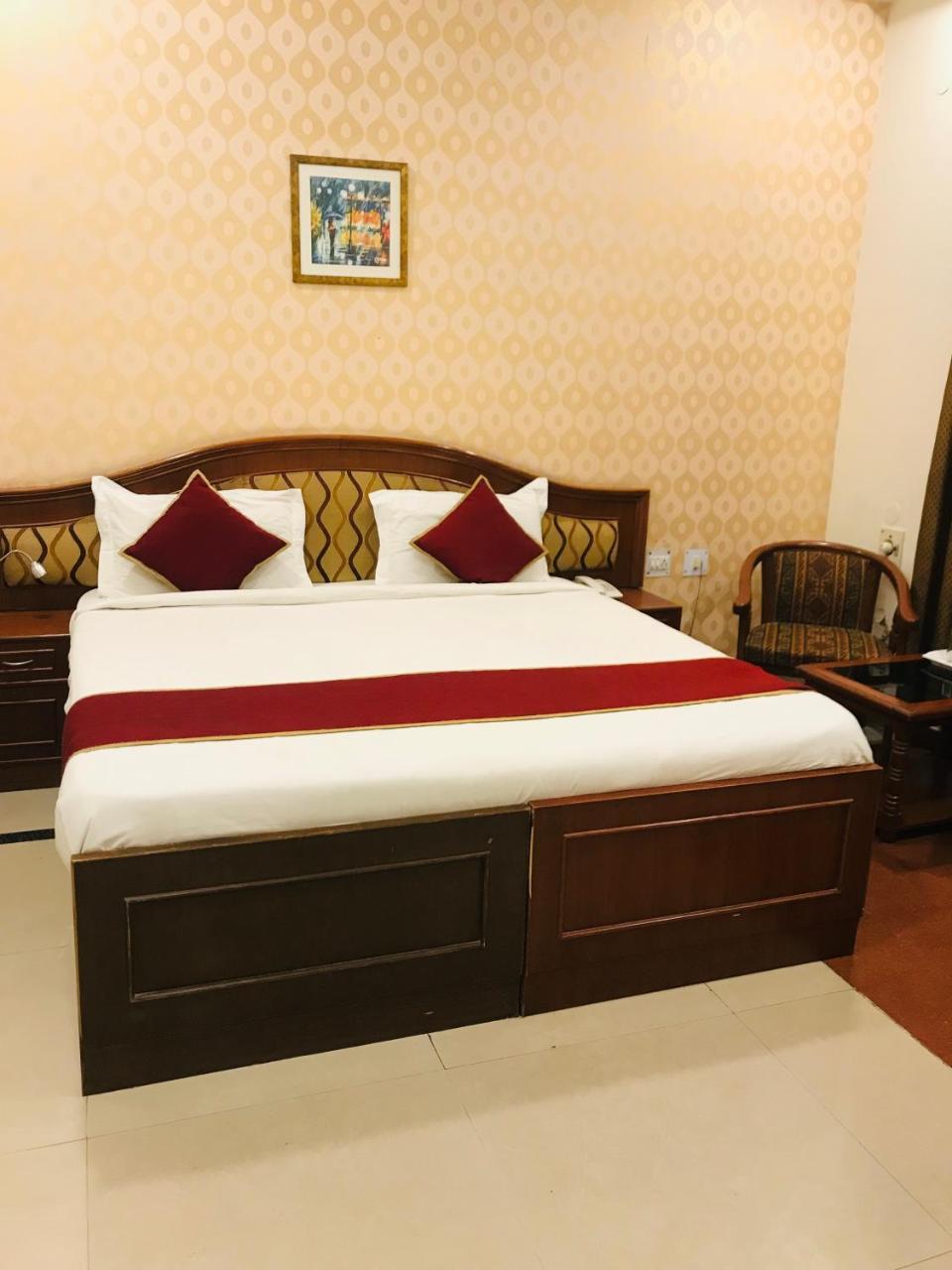 Hotel Sunrise Inn Lucknow Eksteriør billede